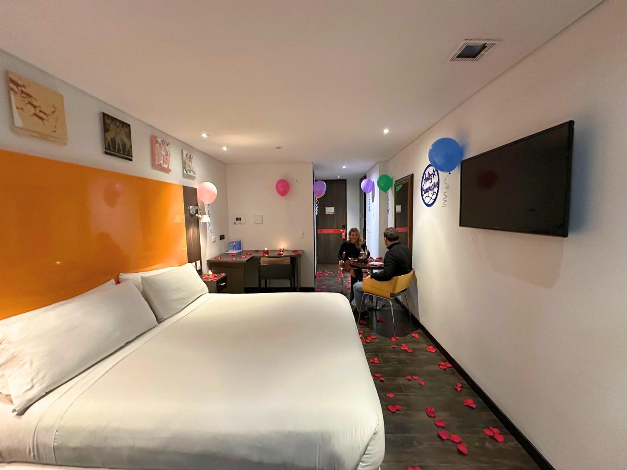 Hotel 104 Art Suites Bogotá Dış mekan fotoğraf